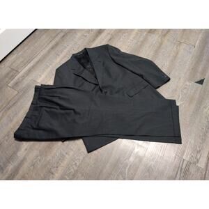 STAFFORD Mens charcoal gray Soft 100% Wool 2 Piece Suit 46R Jacket 42x31 Pant